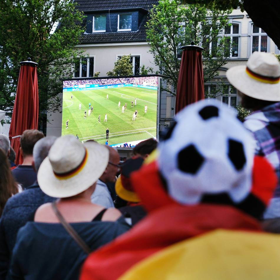 Fußball-Weltmeisterschaft: Ratingen ist startklar fürs Rudelgucken