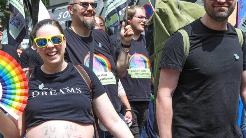 „Erfahren viel Gegenwind“: So bunt war der Christopher Street Day in Düsseldorf