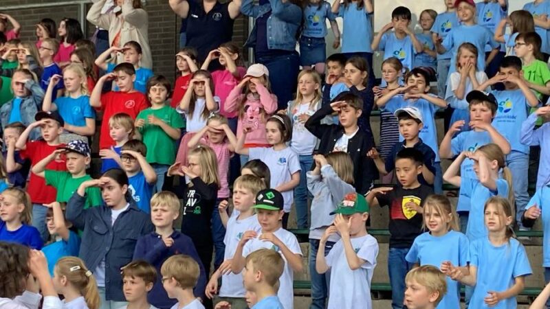 Musikförderung an Jüchener Grundschulen: Singen ohne Noten – aber mit viel Bewegung