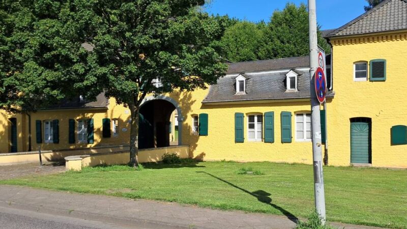 Sommerzauber in Haus Katz in Jüchen: Schützen feiern mit Modenschau und Malkursen