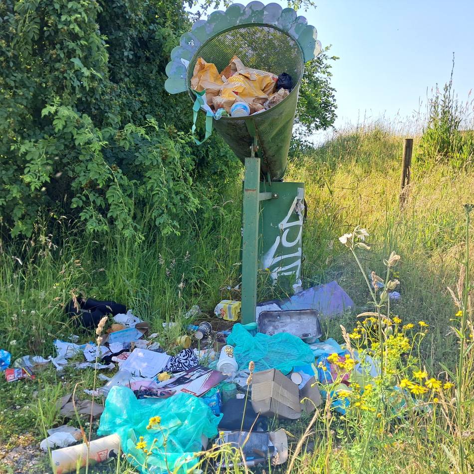 Vorzeigeprojekt verkommt: Blau-Grünes Band in Jüchen ist ein trauriger Anblick