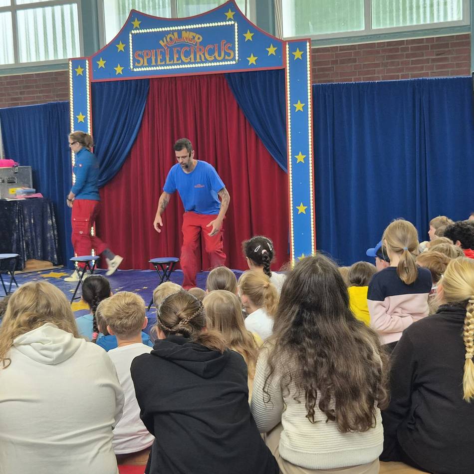 Manege frei für die ganze Schule: Manege frei – Frixheimer Grundschüler werden zu Zirkusstars