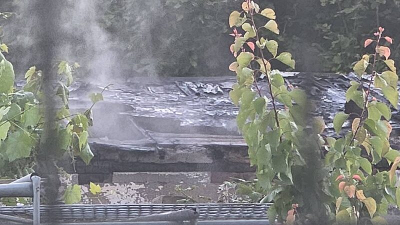 Einsatz in Mönchengladbach: Zwei Gartenlauben an einem Tag abgebrannt