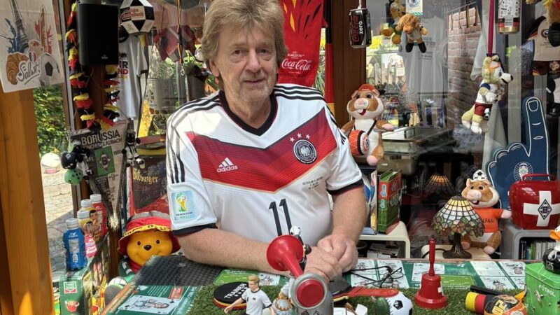 Sammler aus Goch: Sechs Jahrzehnte Fußball in den eigenen vier Wänden