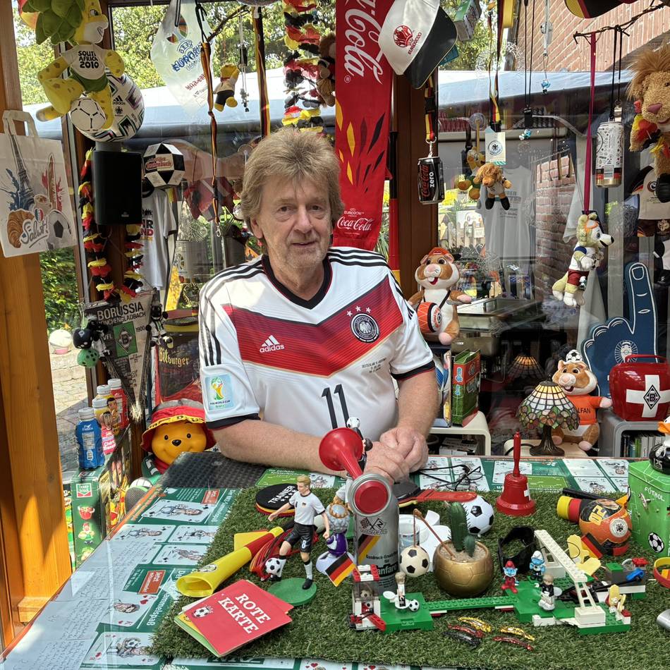 Sammler aus Goch: Sechs Jahrzehnte Fußball in den eigenen vier Wänden