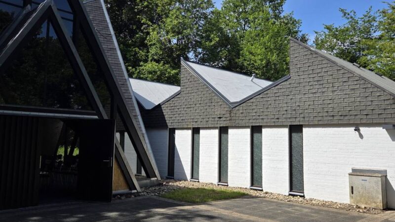 56 Urnenkammern: Neues Kolumbarium auf dem Gerderather Waldfriedhof