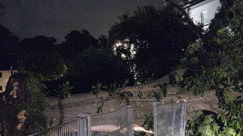 Kurzes und heftiges Unwetter in Mönchengladbach: Blitze ohne Donner – dann trifft Sturm die Stadt