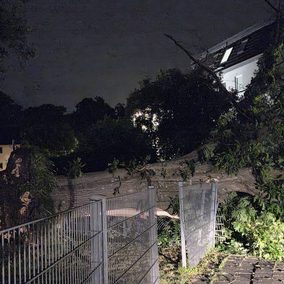 Kurzes und heftiges Unwetter in Mönchengladbach: Blitze ohne Donner – dann trifft Sturm die Stadt