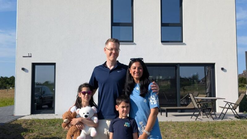 Als erste Familie im Neubaugebiet Uedesheim: „Wir fühlen uns manchmal wie auf einem anderen Planeten“