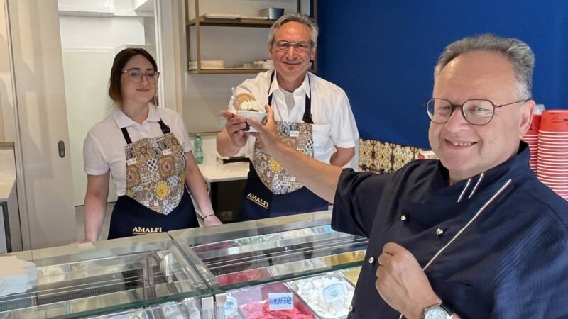 An der Großen Straße: Auch Kranenburger genießen jetzt leckeres Eis von Vincenzo
