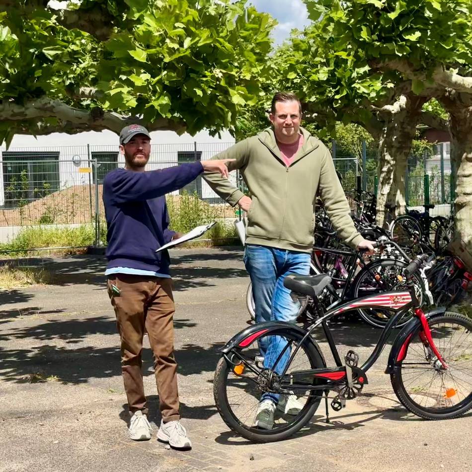 Schnäppchen in Meerbusch: Vom Goldring bis zum Rennrad – Fundsachen unterm Hammer