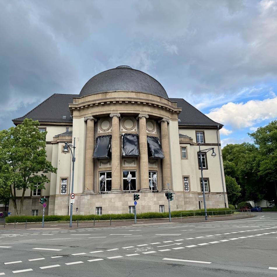 Prozess vor dem Landgericht Krefeld: Angeklagte sollen Mann über Monate gefangengehalten haben