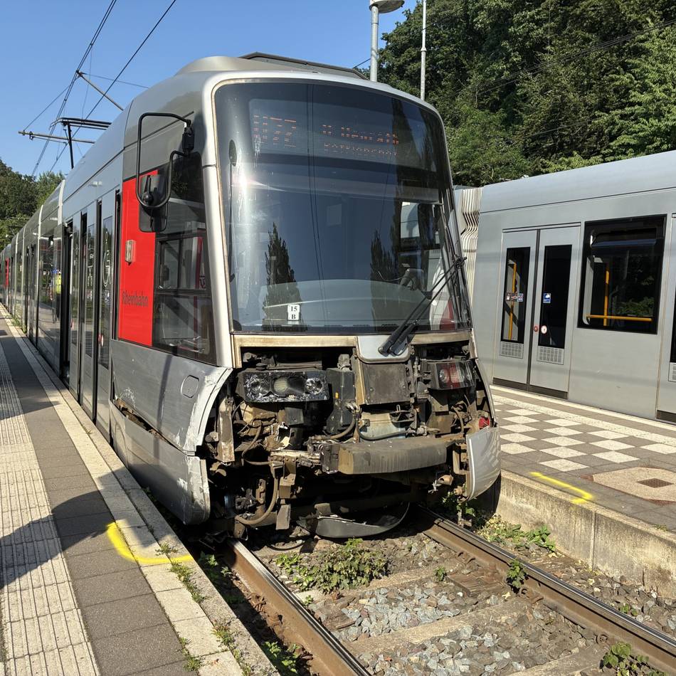 Verkehr in Düsseldorf: Skoda kracht in U72 – zwei Verletzte in Düsseldorf