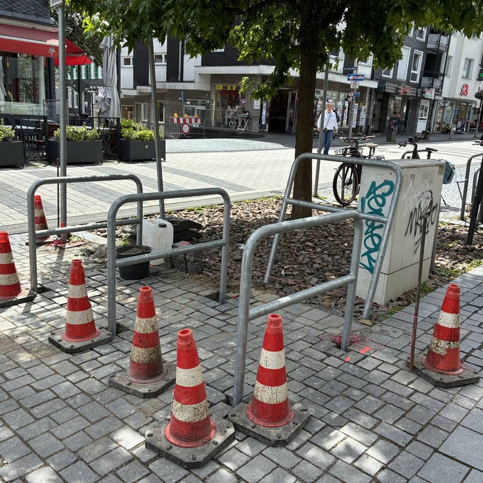 Wermelskirchener Innenstadt: Wo die letzte Telefonzelle stand, parken bald Fahrräder