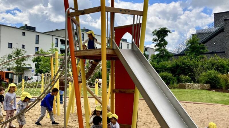 Paulsmühle in Düsseldorf-Benrath: Spielplatz an den Paulshöfen eröffnet – Viertel wächst weiter