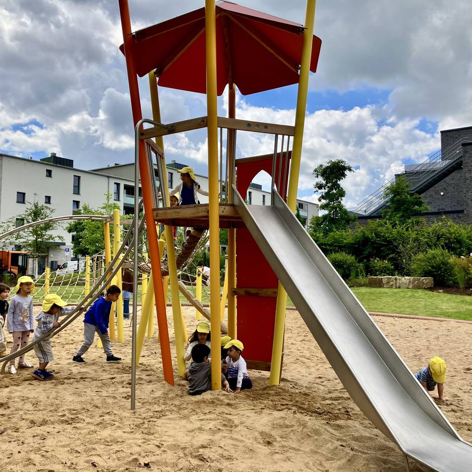 Paulsmühle in Düsseldorf-Benrath: Spielplatz an den Paulshöfen eröffnet – Viertel wächst weiter