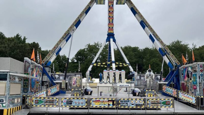 Kirmes in Kaarst: „Mir macht es Spaß, wenn die Hofdamen Autoscooter fahren“