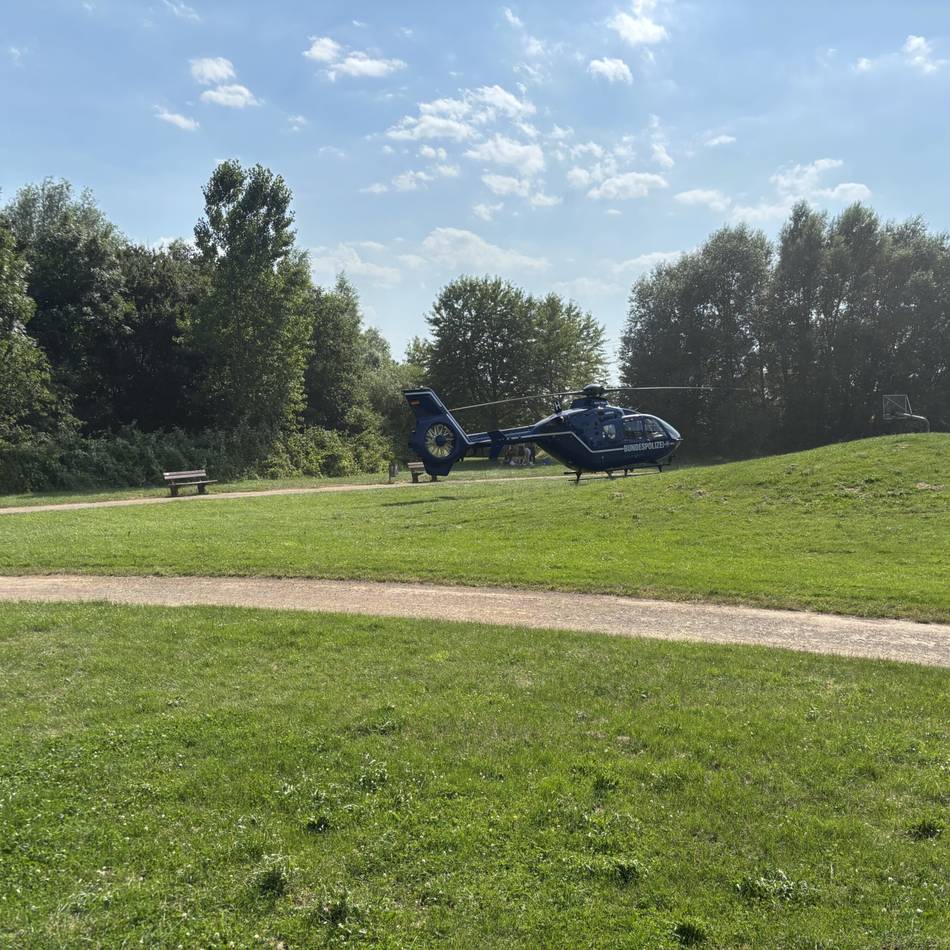 Rettungseinsatz mit Hubschrauber in Neuss: Kind verbrüht sich an Wasser aus Gartenschlauch