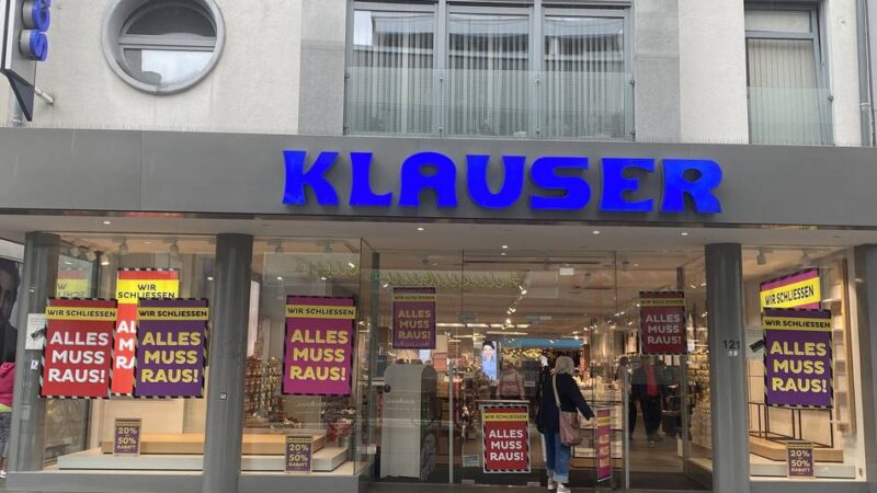 Hochstraße in Krefeld: Schuhgeschäft Klauser schließt, Asia-Markt folgt