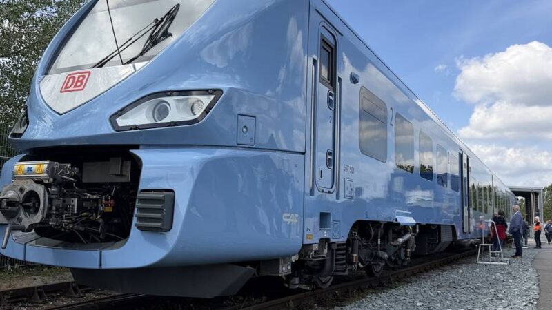 Deutsche Bahn verkürzt Sperrzeit: Freudige Überraschung für die Pendler – Niersexpress soll 2026 fast durchgängig fahren