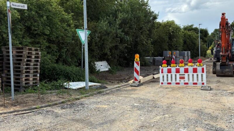 Baumaßnahmen in Korschenbroich: Witterungsbedingt verzögert – Terminplan für Kanalsanierung bleibt