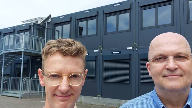 Hitze in Meerbusch: Eltern fordern Klimaanlage für Schulcontainer