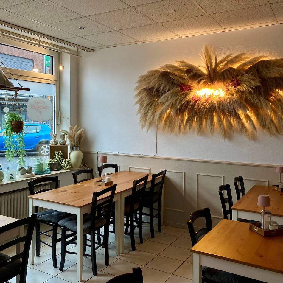Zeugensuche in Mönchengladbach: Unbekannte brechen ins „Café Herzlich“ ein