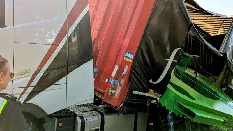 Unfall in Hamminkeln: Lkw verliert Ladung an A3-Auffahrt