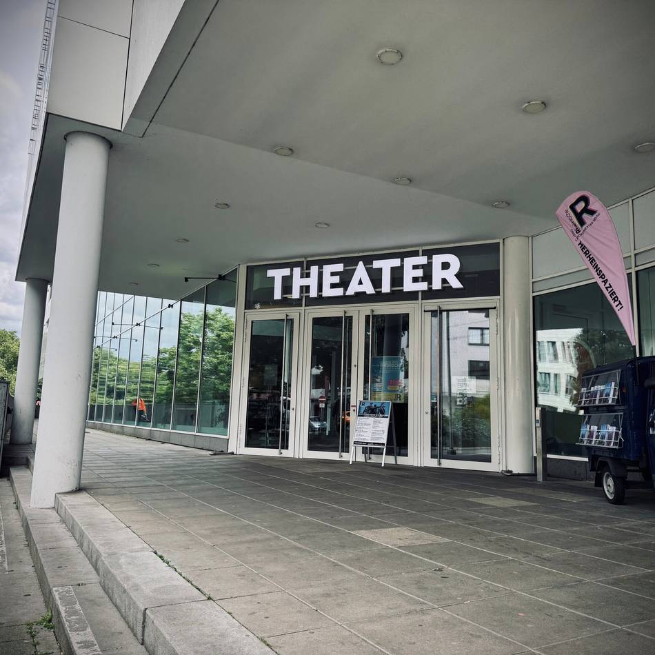 Wut über Drogenszene am Landestheater in Neuss: „Zum Teil wird Leuten hinterhergelaufen, die Stimmung ist sehr aggressiv“