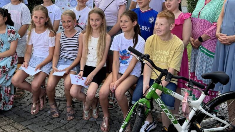 Wettbewerb im Kreis Mettmann: Kinder malen Bilder gegen Elterntaxis