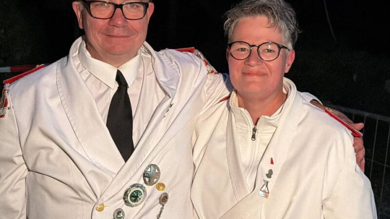 St.-Victor-Bruderschaft in Xanten: Ehepaar krönt Silberhochzeit mit einem Königsjahr