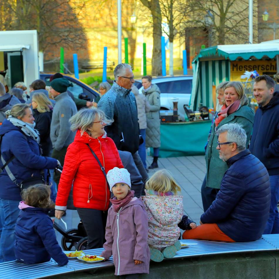 Freizeit in Rheinberg: Erst Feierabendmarkt, dann Live-Konzert