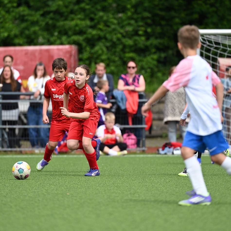 Erster „Provita-Cup“ in Dabringhausen: Es gibt Gewinner und Verlierer – das genießen die jungen Fußballer