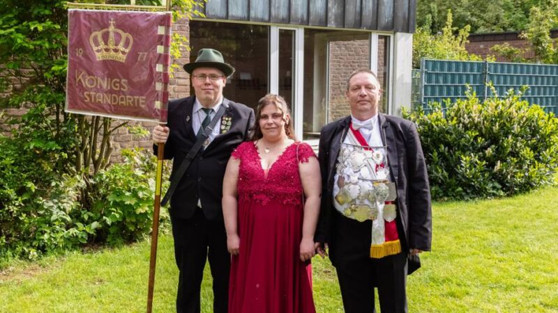 Schützenfest 2026 in Neuss-Weckhoven: Königsnadel statt Orden: Schützenkönig setzt auf Linde und Lindenberg