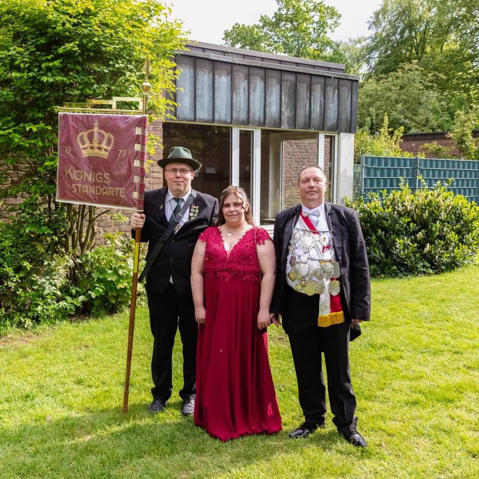 Schützenfest 2026 in Neuss-Weckhoven: Königsnadel statt Orden: Schützenkönig setzt auf Linde und Lindenberg