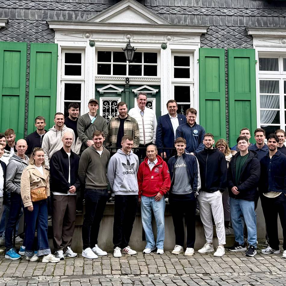 Besondere Stadtführung in Radevormwald: Handball-Bundesligist BHC erkundet die Stadt kulinarisch