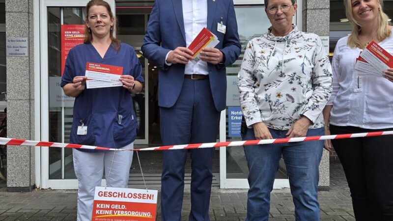 Mit Absperrband: Erkelenzer Krankenhaus protestiert gegen Sparpläne