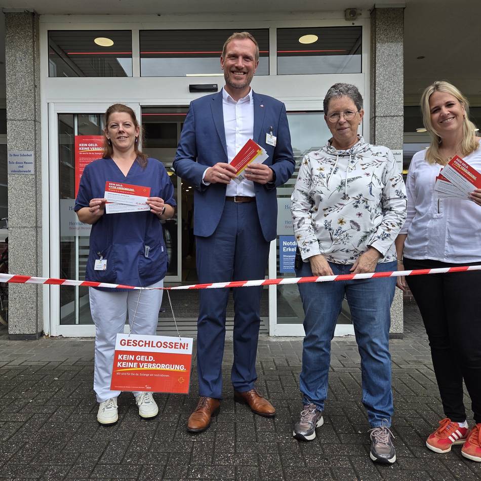 Mit Absperrband: Erkelenzer Krankenhaus protestiert gegen Sparpläne