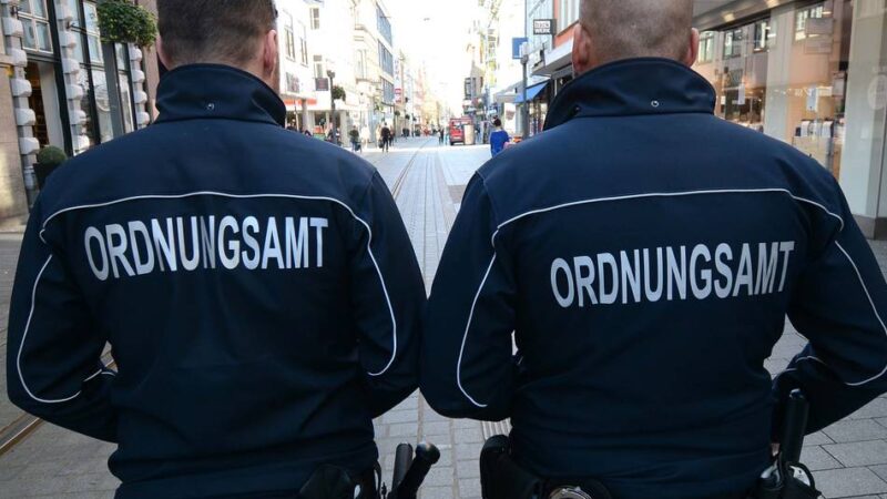 Anlaufstelle in der City wird aufgegeben: Neusser Ordnungsamt zieht in den Hauptbahnhof