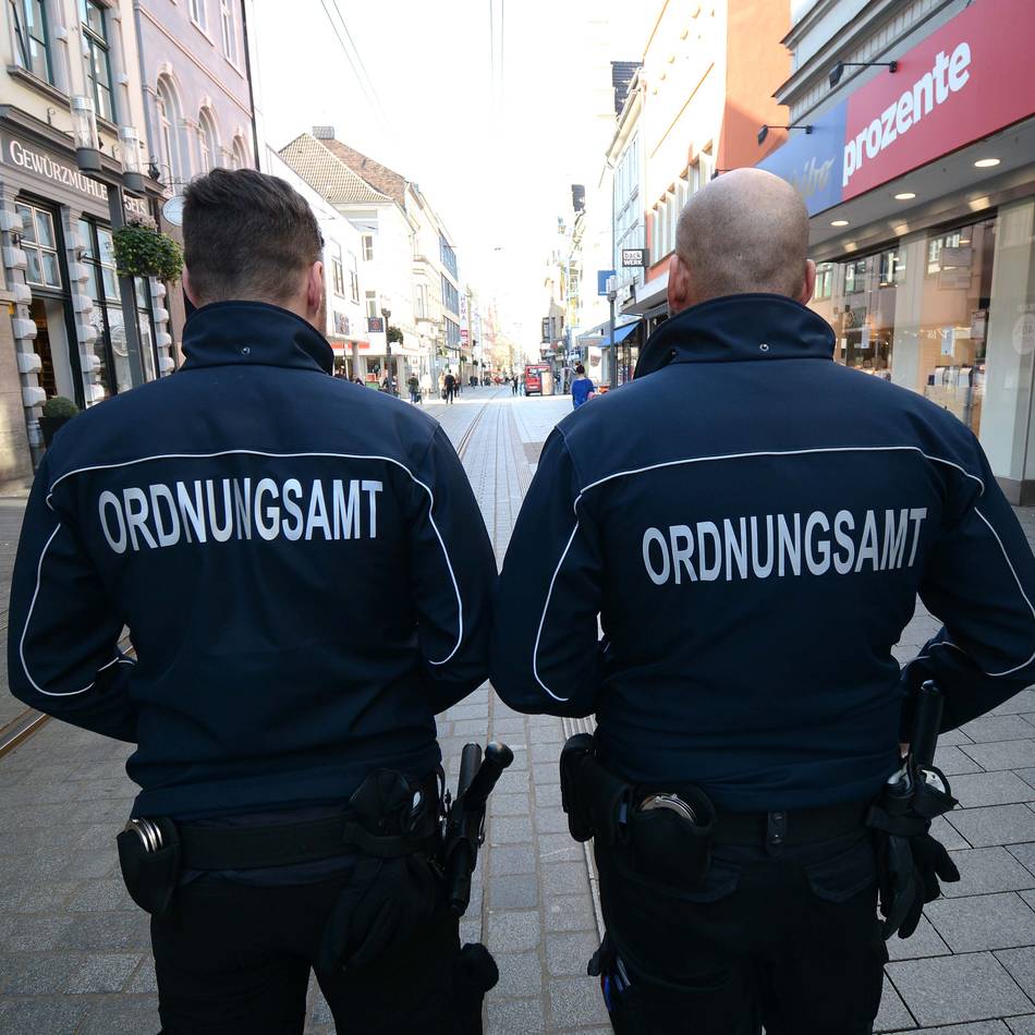 Anlaufstelle in der City wird aufgegeben: Neusser Ordnungsamt zieht in den Hauptbahnhof