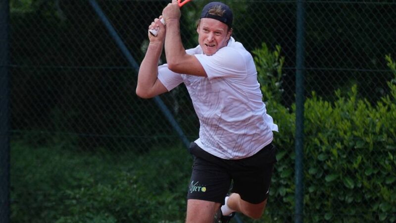 Entscheidungen in der Regionalliga: Tennis-Herren 40 bleiben unbesiegt, Herren 50 verlieren