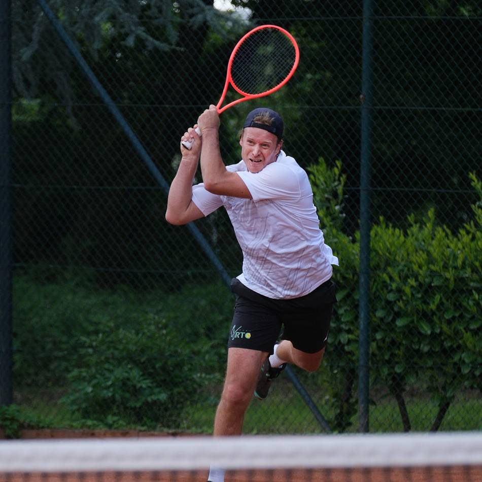 Entscheidungen in der Regionalliga: Tennis-Herren 40 bleiben unbesiegt, Herren 50 verlieren