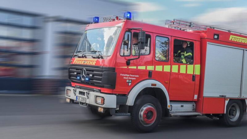 Einsatz in Viersen-Beberich: Brand auf abgemähtem Feld in Beberich