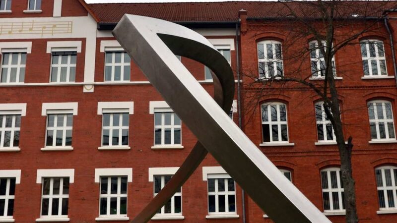Demo in Leverkusen: Eltern protestieren gegen Kürzungen an der Musikschule