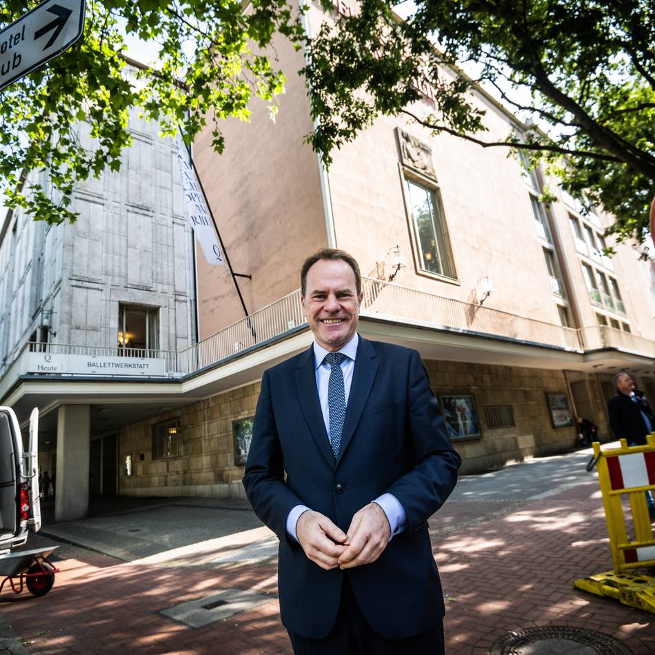 Betriebsversammlung in Düsseldorf: OB Keller verteidigt Aus für neue Oper vor enttäuschter Belegschaft
