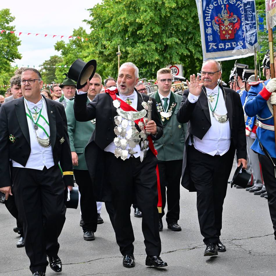 Kaarster Schützenfest mit Nebenwirkungen: Zwischen Königsparade und Krönungsball zählt vor allem das Miteinander