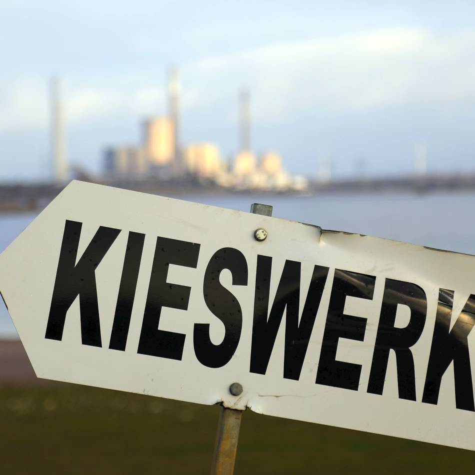 Sperrung zwischen Duisburg und Rheinberg: Schiff fährt auf Grund – Rhein muss gesperrt werden