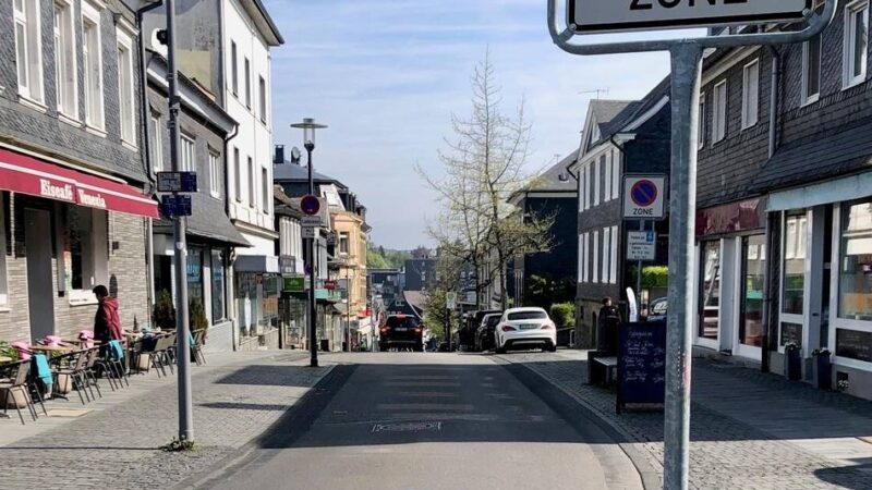 Querung Kölner Straße Wermelskirchen: Wie eine Fahrbahnmarkierung Fußgänger in falscher Sicherheit wiegt