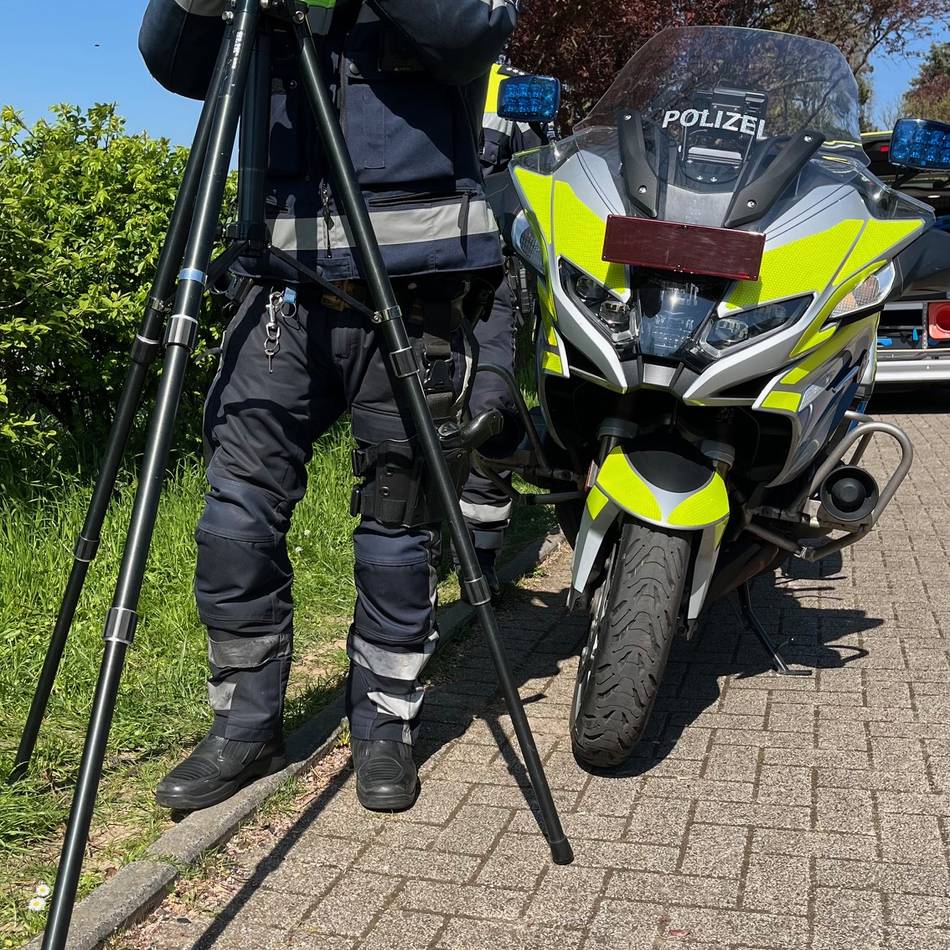Einsatz in Heiligenhaus: Polizei kontrolliert Geschwindigkeit von Motorradfahrern