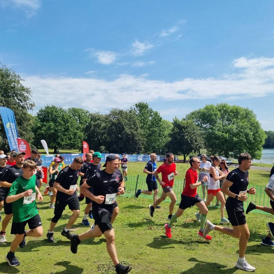 Rennen um den Grünen See: Darum ist der Seeuferlauf reizvoll für die Feuerwehr